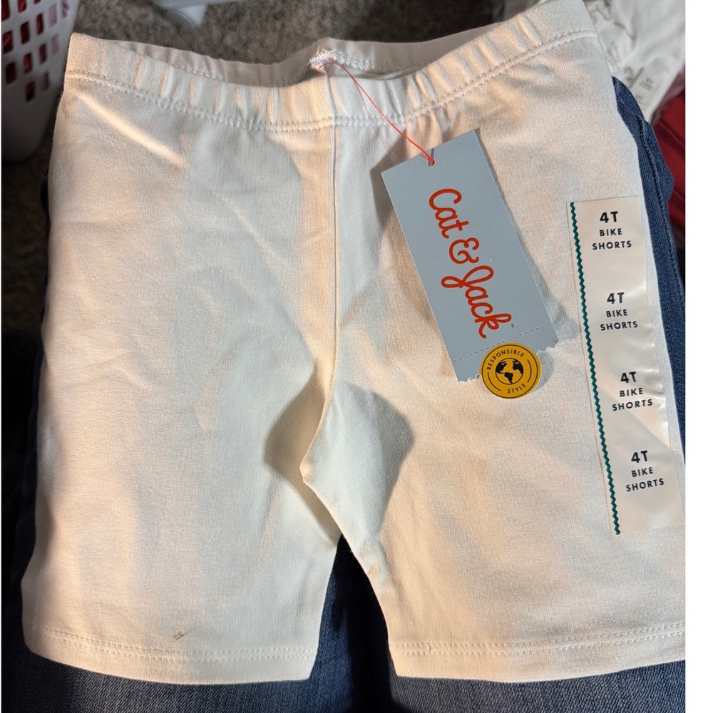 Cat & Jack Girls White Bike Shorts Size 4T NWT Solid Elastic Waist Stretch